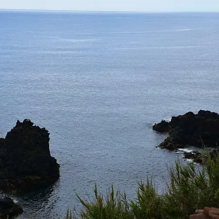 Ubytování v soukromí Camellia House Caloura